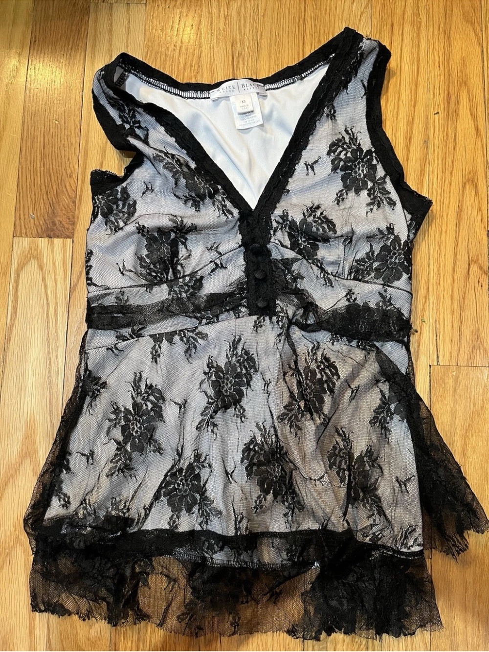 White House Black Market Black Lace Floral Mesh V-Neck Tank XS